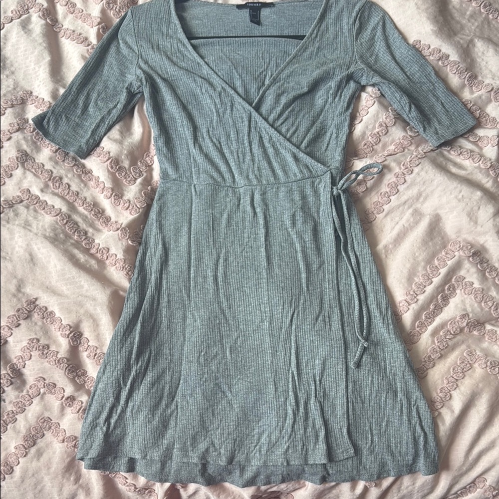 Forever 21 Gray Wrap Dress with V-Neck and 3/4 Sleeves